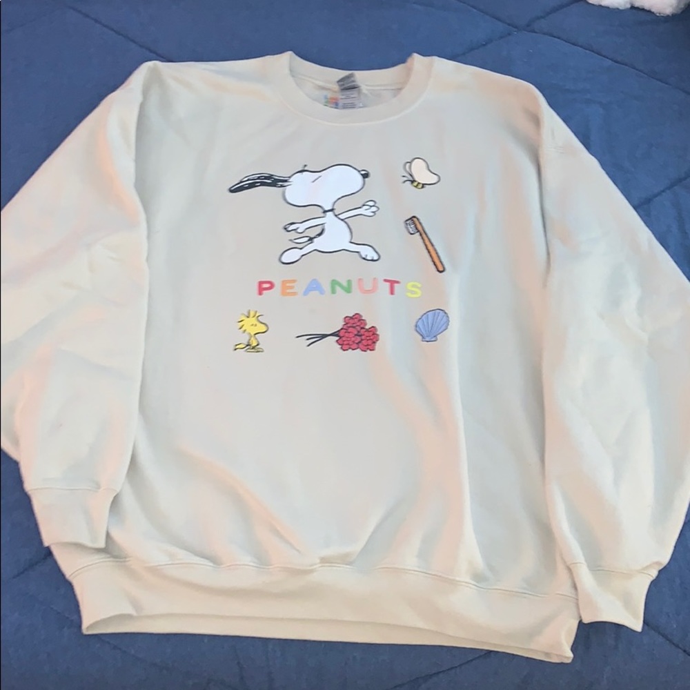 Peanut sweatshirt